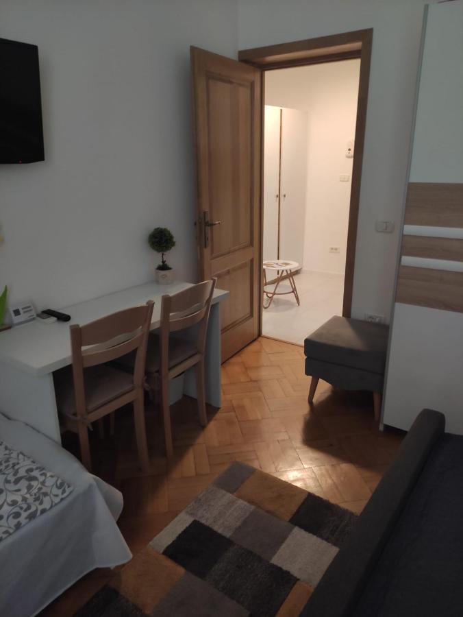 Nice Studio In Old Town Bucureşti Ngoại thất bức ảnh